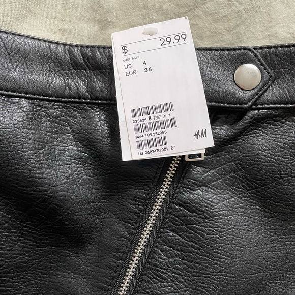 Leather skirt - Picture 2 of 2